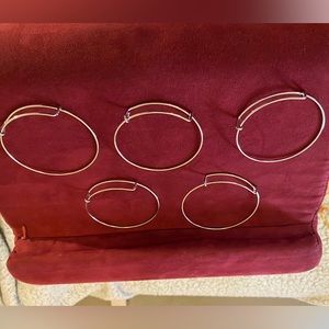 🌹 $7 or two for $12 *5 Silver Bangles